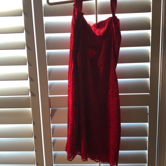 Red floral lace dress - Picture 3 of 3